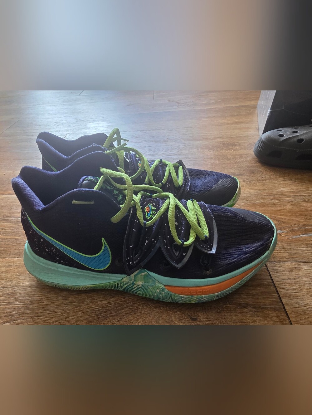 Used Nike Mens Kyrie's Size 9.5 Black Athletic Shoes No Box.  In Good Condition